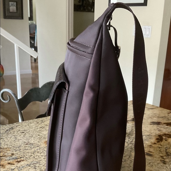 Authentic LONGCHAMP messenger bag - Picture 3 of 8